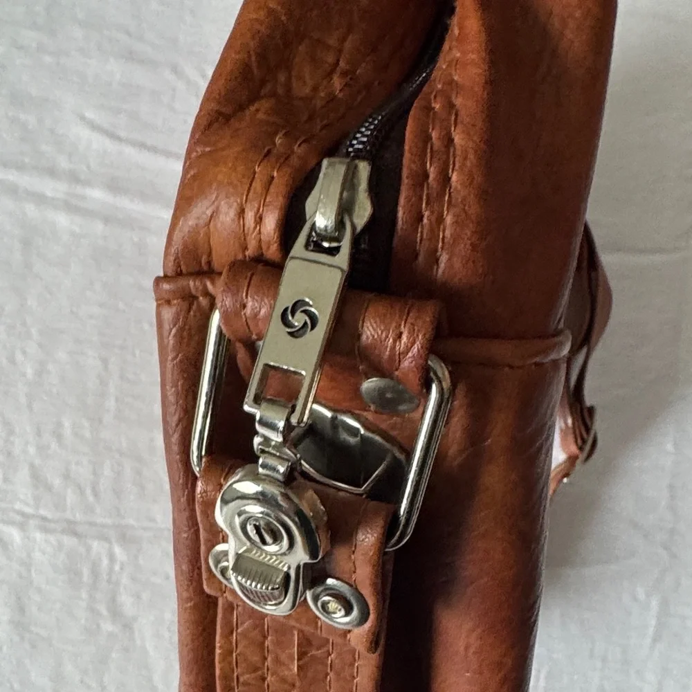 Vintage Samsonite Men’s Tan-Brown Messenger Crossbody Bag